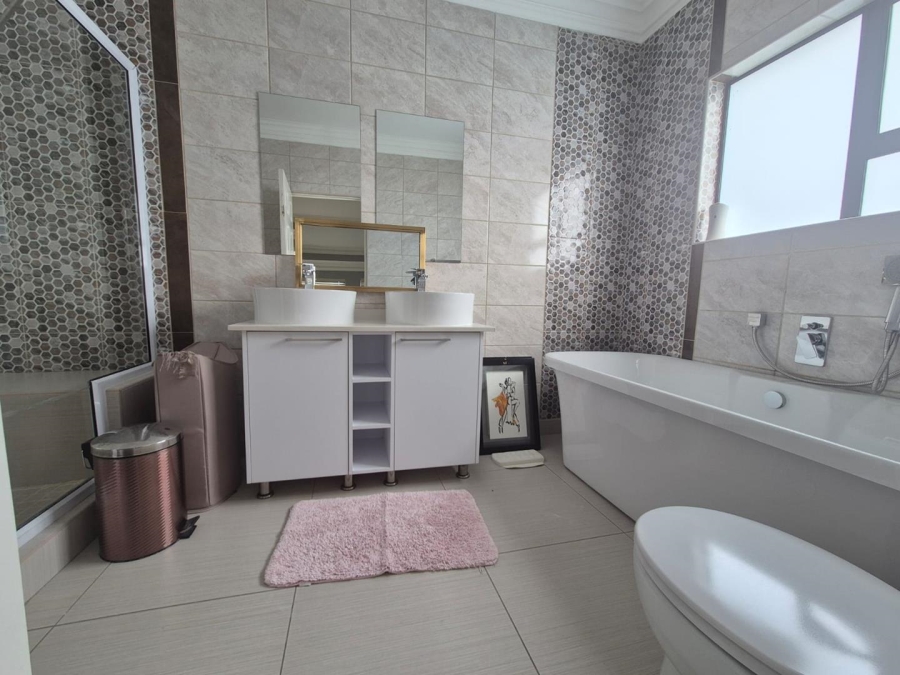 4 Bedroom Property for Sale in Wild Olive Estate Free State